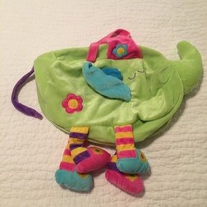 Sooo cute overnight bag!! Adorable for little one!